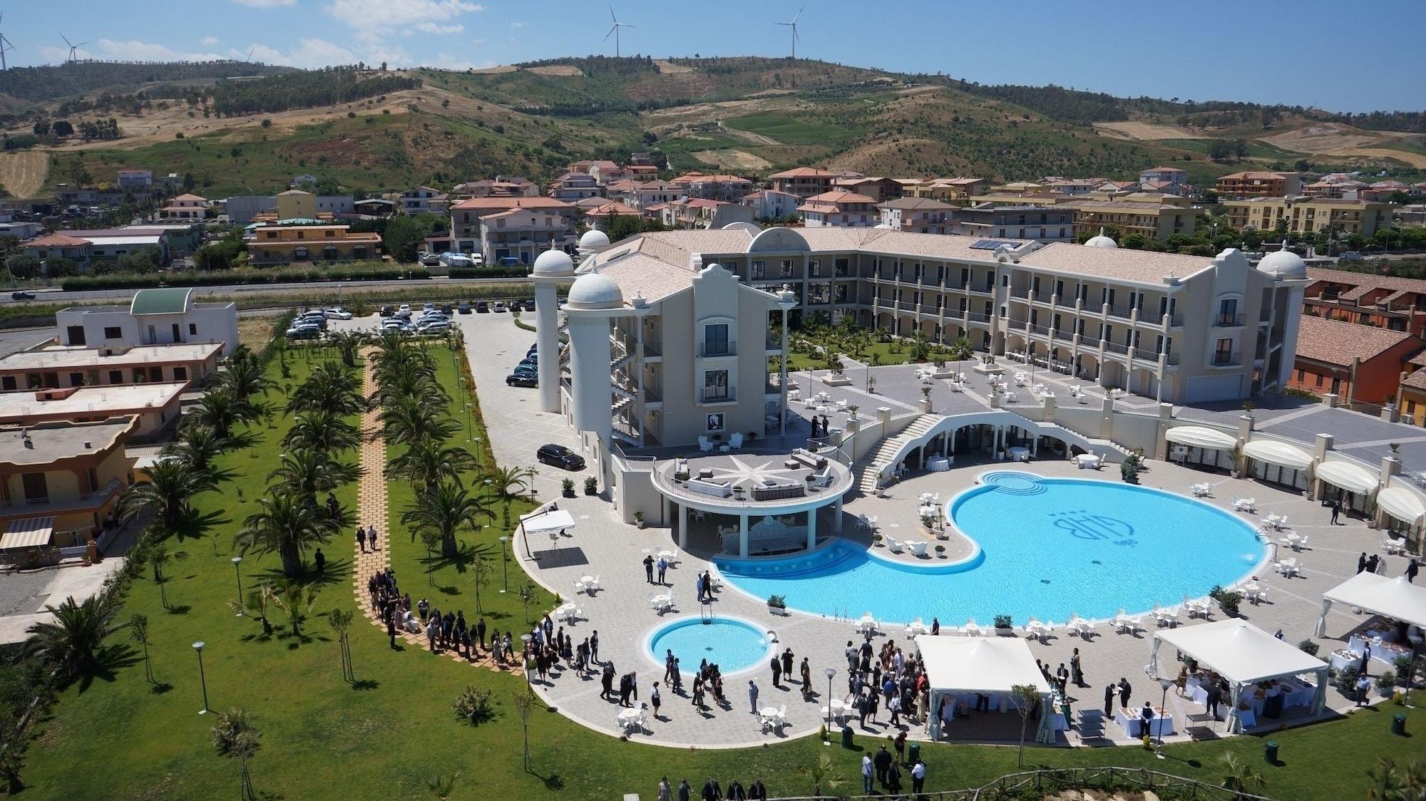 Grand Hotel Balestrieri Torre Melissa Exterior photo