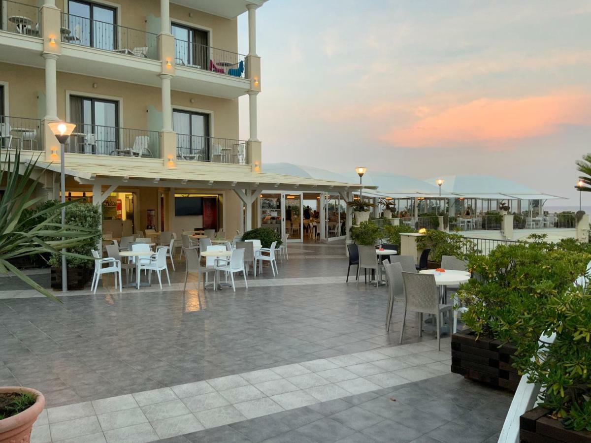 Grand Hotel Balestrieri Torre Melissa Exterior photo